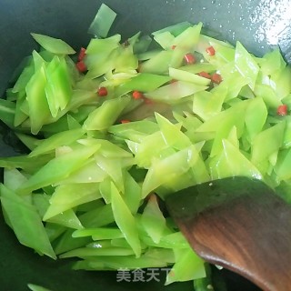 Stir-fried Lettuce Slices recipe