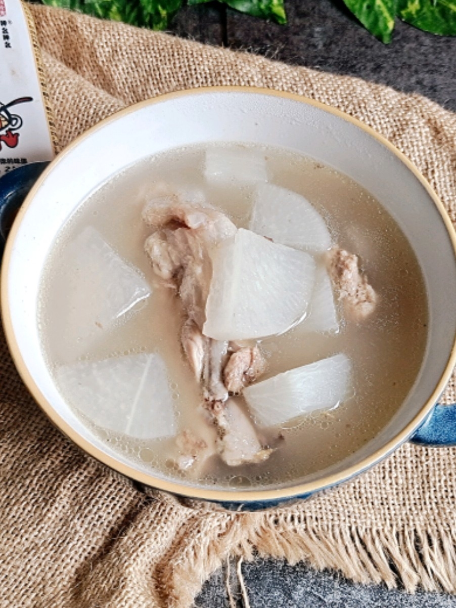 A Nourishing Product for Autumn and Winter...white Radish Bone Soup recipe