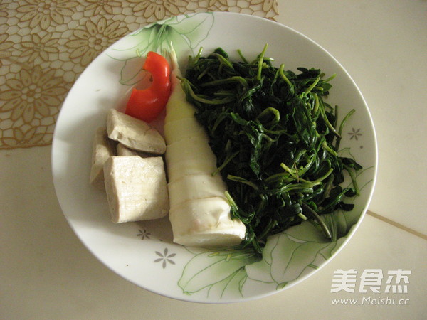 Spring Bamboo Shoots with Dried Bean Curd and Malan Tou recipe