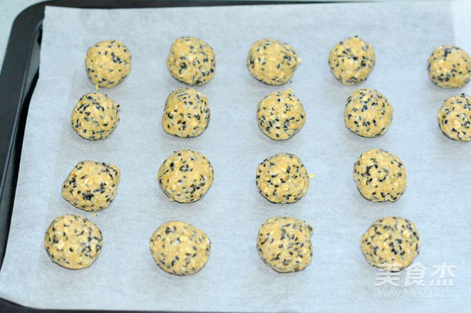 Oatmeal Black Sesame High-fiber Biscuits recipe