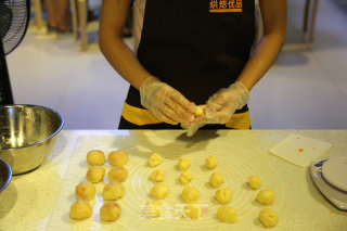 Different Golden Moon Cakes recipe