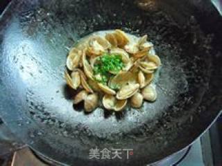 Mouthful of Rich Sauce-----clam with Curry Sauce recipe