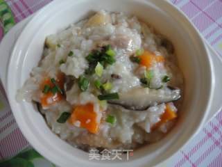 Three Yellow Chicken Congee with Carrots and Mushrooms recipe