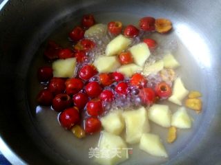 Hawthorn and Apple Sweet Soup recipe