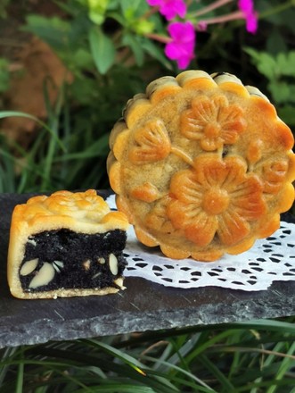 Cantonese Mooncake with Five Nuts and Black Sesame