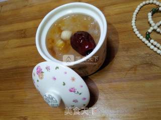 Peach Gum Tremella and Lotus Seed Soup (stewed in Water) recipe