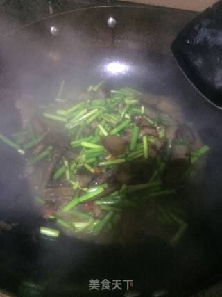 Stir-fried Bacon with Garlic Moss recipe