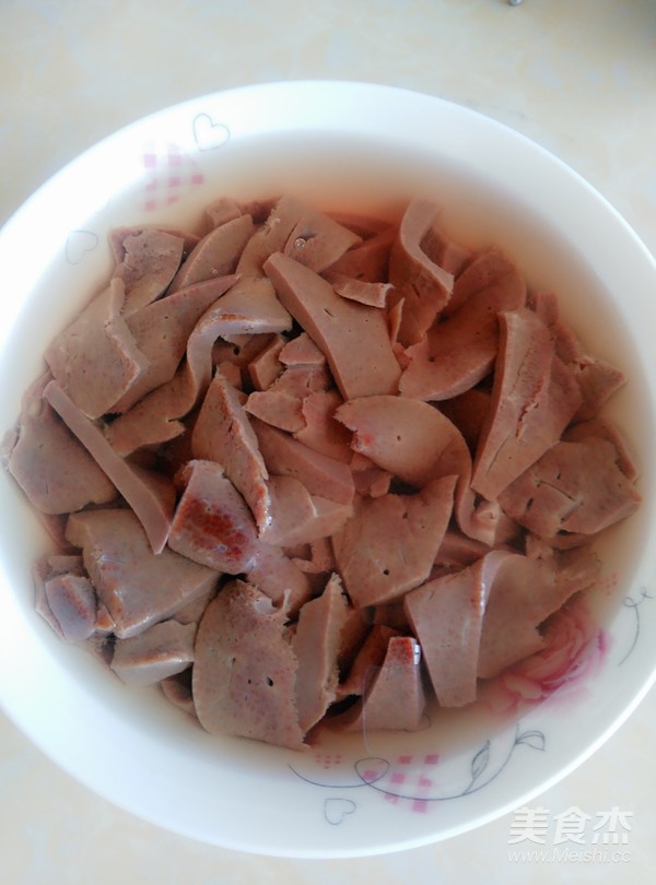 Fungus and Pork Liver Soup recipe