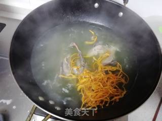 Wild Pigeon Stewed Cordyceps Flower recipe