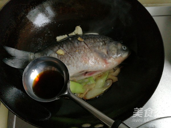 Stewed Crucian Carp with Sauce recipe