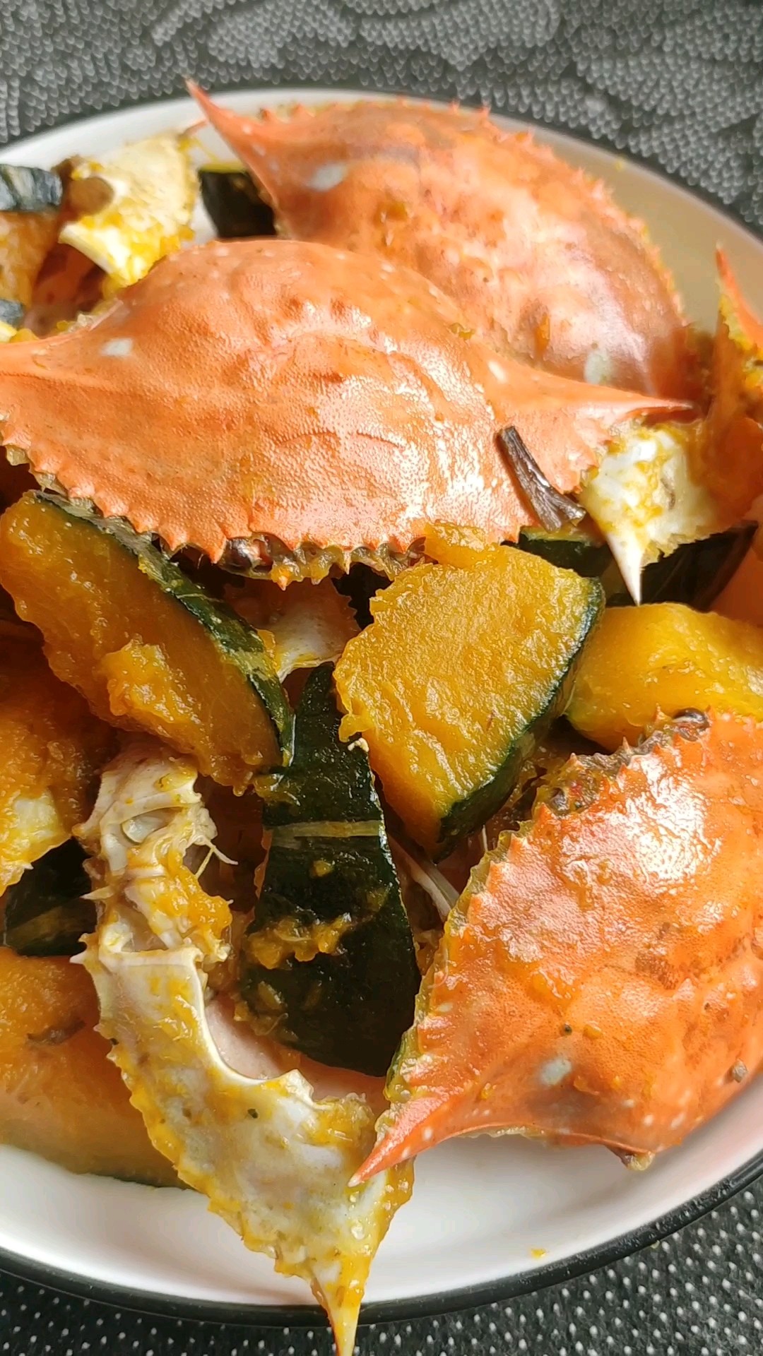 Umami-rich Crab Shell Stewed Pumpkin