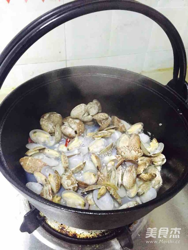 Wine Steamed Clams recipe