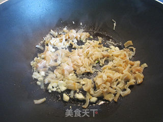 Fried Bitter Gourd with Jiang Scallops and Eggs recipe