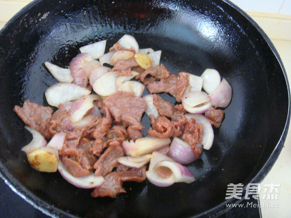 Beef Slices with Pepper and Onion recipe