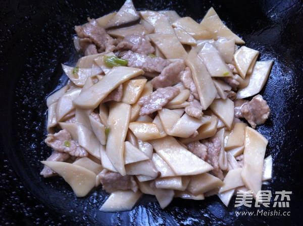 Fried Pork with Pleurotus Eryngii recipe