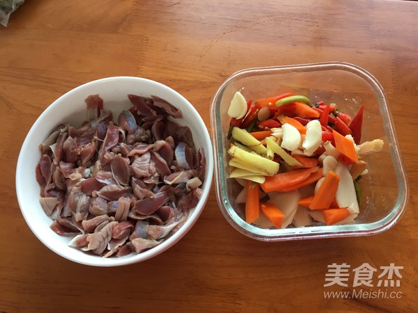 Pickled Pepper Chicken Gizzards recipe