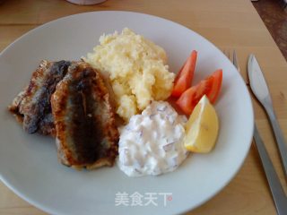 Fried Herring with Mashed Potatoes recipe