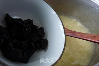 Prune, Millet and Tremella Congee recipe