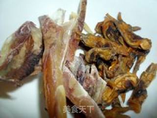 Stewed Big Bones with Dried Cuttlefish recipe