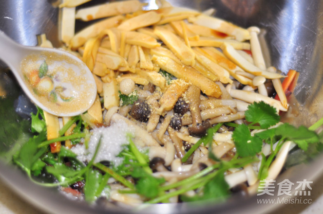 Dried Tofu Mixed with Double Mushroom recipe