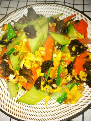 Scrambled Eggs with Cucumber and Fungus recipe
