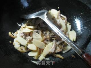 Stir-fried Bamboo Shoots with Pork Belly and Shredded Mustard recipe