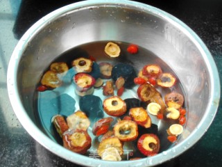 Relieving Heat and Sour Plum Soup recipe