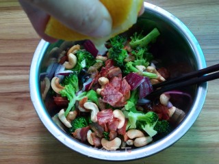 Broccoli Cashew Salad recipe