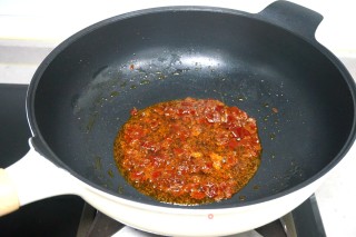 Stir-fried Noodles with Minced Pork and Chili recipe