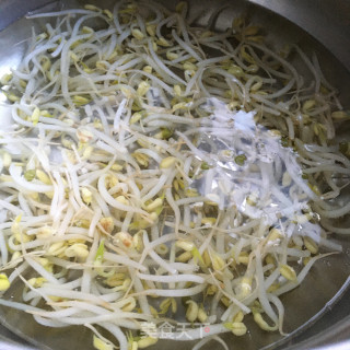 Kelp Shreds Mixed with Bean Sprouts recipe