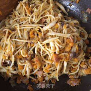 Pasta with Mushrooms, Pumpkin and Bacon recipe