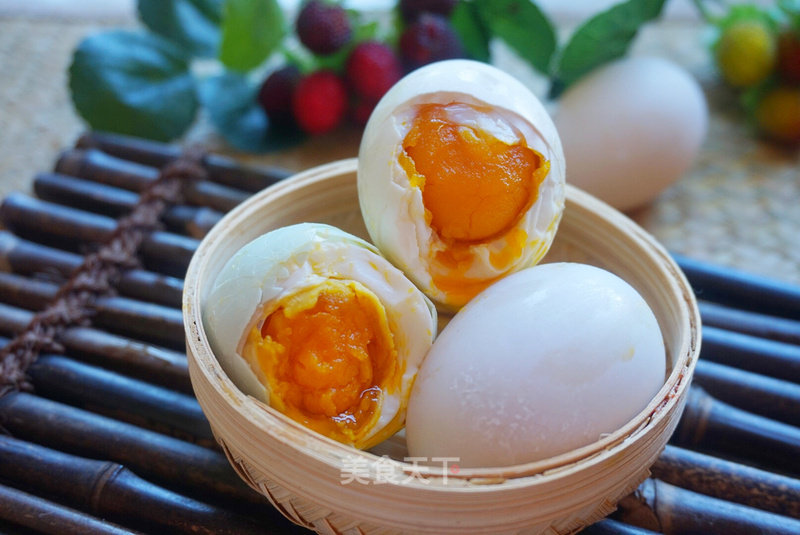 Homemade Fried Salted Duck Eggs recipe