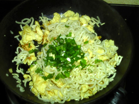 Fried Instant Noodles with Green Onion and Egg recipe
