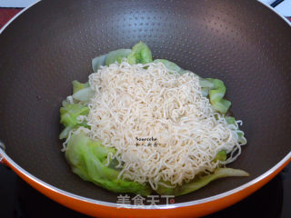 Fried Noodles with Cabbage recipe