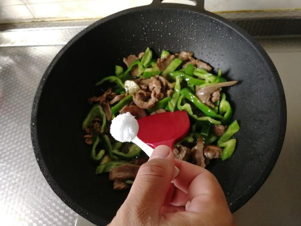 Stir-fried Pork Tongue with Green Peppers recipe