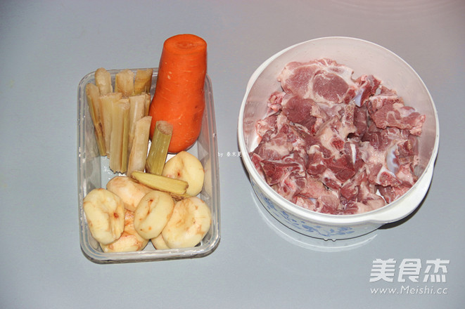 Bamboo Cane, Horseshoe and Carrot Bone Soup recipe