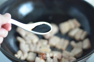 Which One is Better, Meat or Taro?-braised Pork with Taro recipe