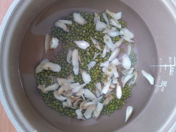 Lily Millet Mung Bean Congee recipe