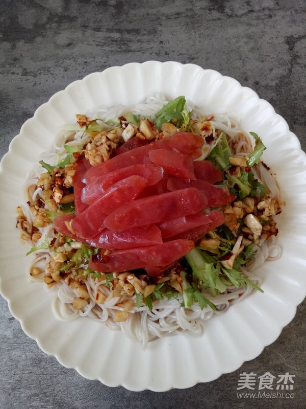 Bitter Chrysanthemum Sausage Noodles recipe