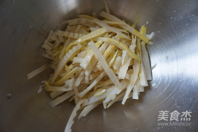 Ching Ming Spring Bamboo Shoots Fish-flavored Pork Shreds recipe