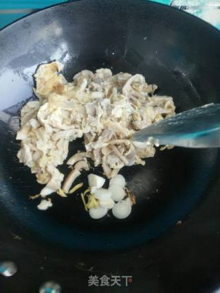 Scrambled Eggs with Mushrooms recipe