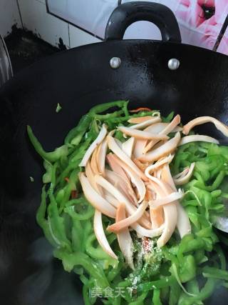 Stir-fried Golden Abalone with Green Pepper recipe