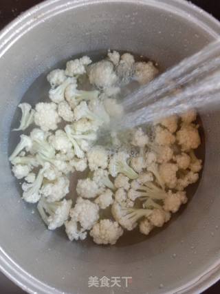 Stir-fried Pork Head with Cauliflower recipe