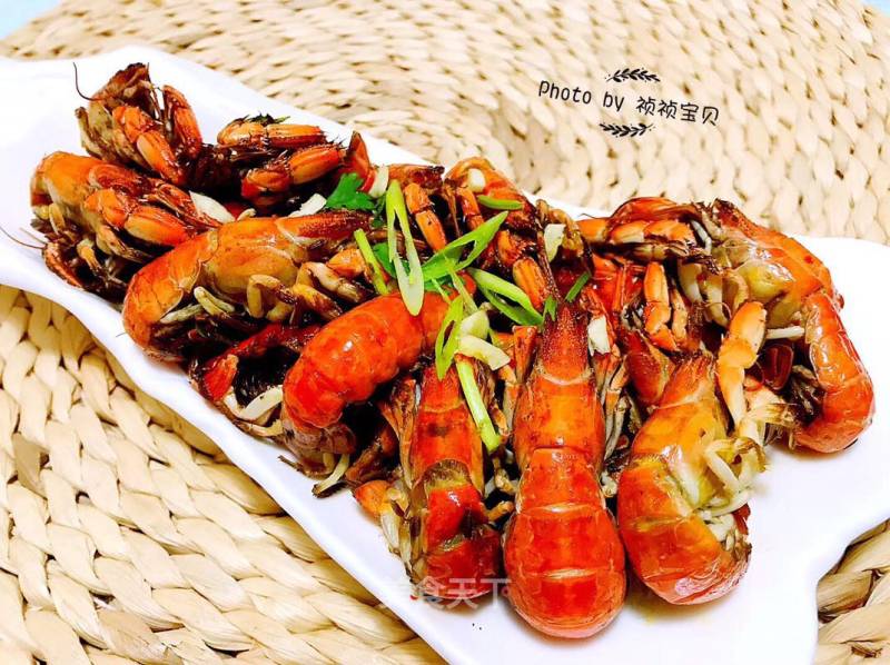 Stir-fried Mole Cricket with Cumin Grains recipe