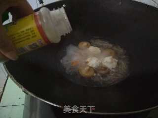 Mushroom Intestine Noodle recipe