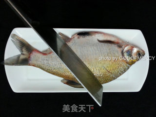 Preheating Mid-autumn Festival Banquet-braised Bream with Fresh Eyebrows recipe