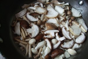 Mushroom with Red Oil recipe