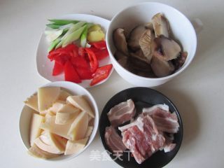 Pork Belly with Mushrooms and Bamboo Shoots recipe