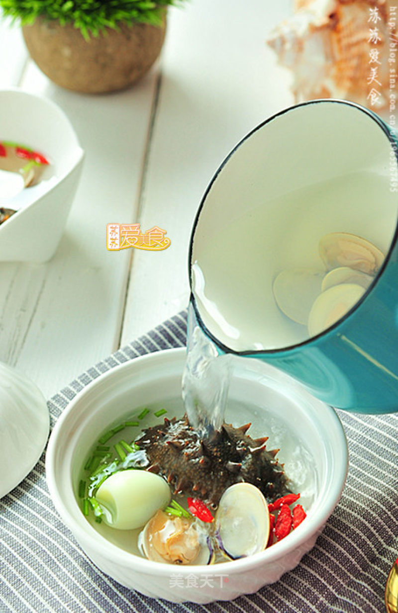 A Bowl of Warm Nourishing and Nourishing Soup in Winter-pk Hotel's Delicious Sea Cucumber Soup recipe