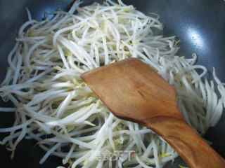 Vegetarian Ham Stir-fried Mung Bean Sprouts recipe